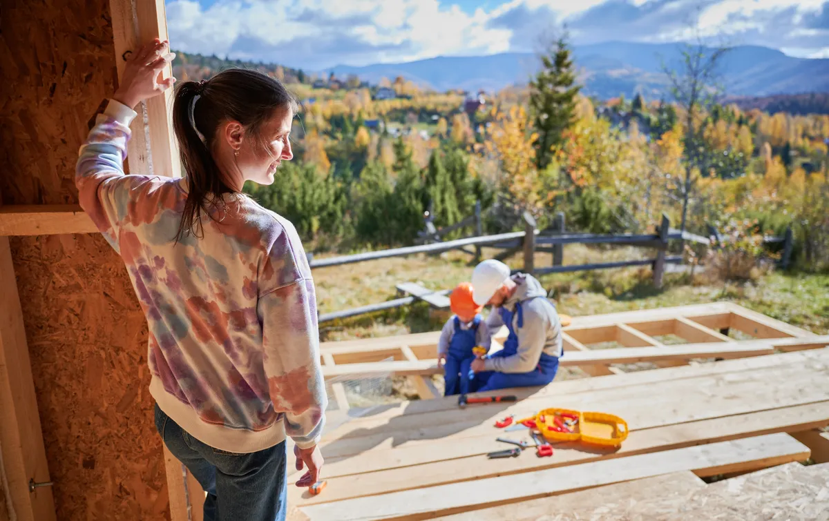 Budowa domu systemem gospodarczym – koszty, etapy, formalności i czy warto