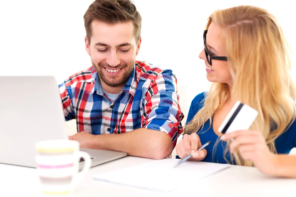 Nadpłata kredytu – czy skracać okres, czy zmniejszać ratę? Matematyka